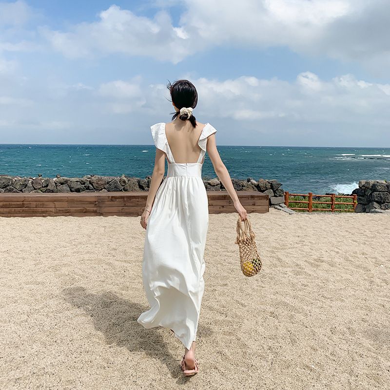 Váy hở lưng