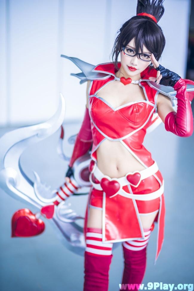 Một cosplay-er trong trang phục Vaynelentine quyến rũ
