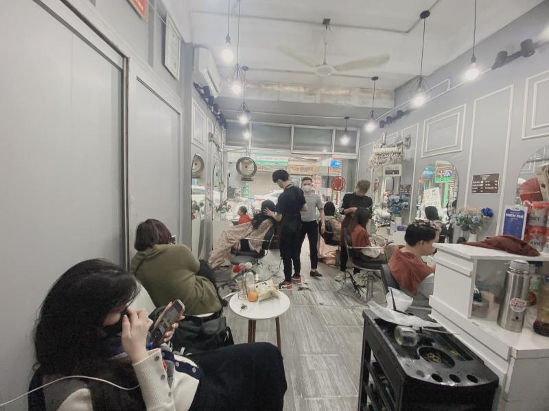 Việt Nguyễn Hair Salon