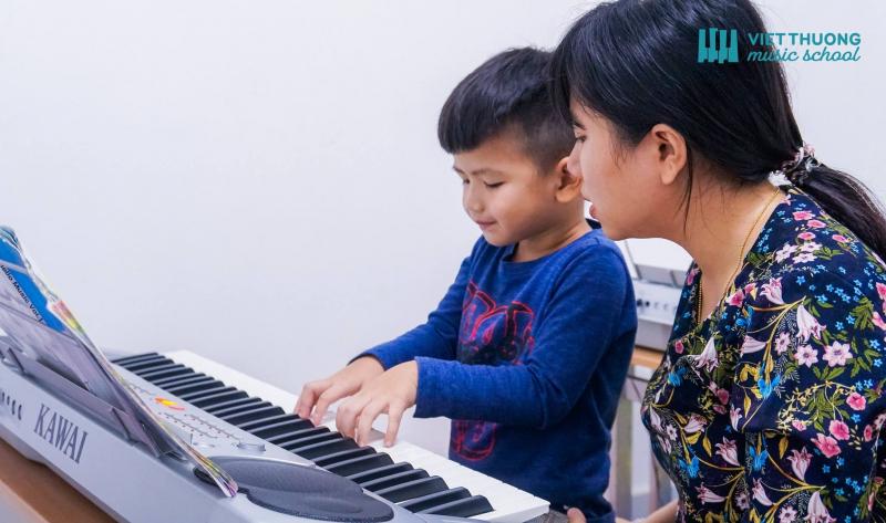 Việt Thương Music School