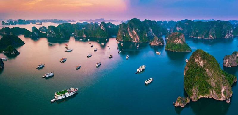 Thuyền trôi hay chính núi trôi bập bềnh