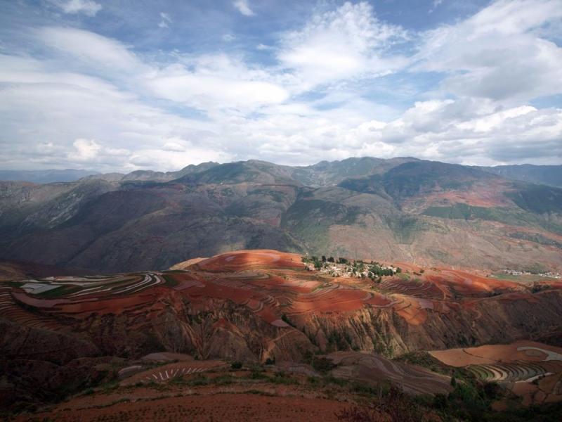 Cánh đồng đỏ Dongchuan, nơi được xem là một Sao Hỏa trên Trái Đất.