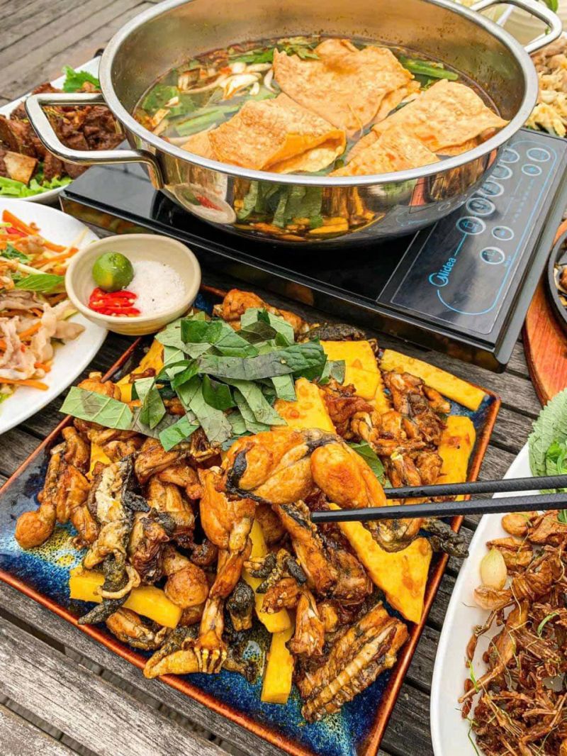 Vườn bia Minh Con