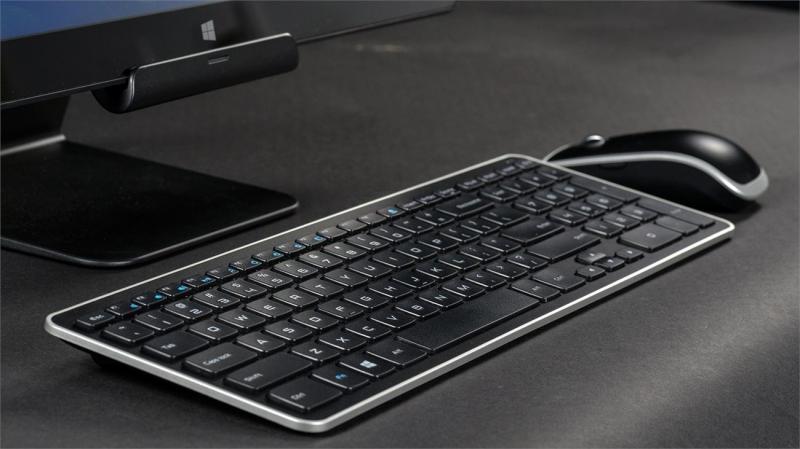 Windows + mũi tên lên, xuống