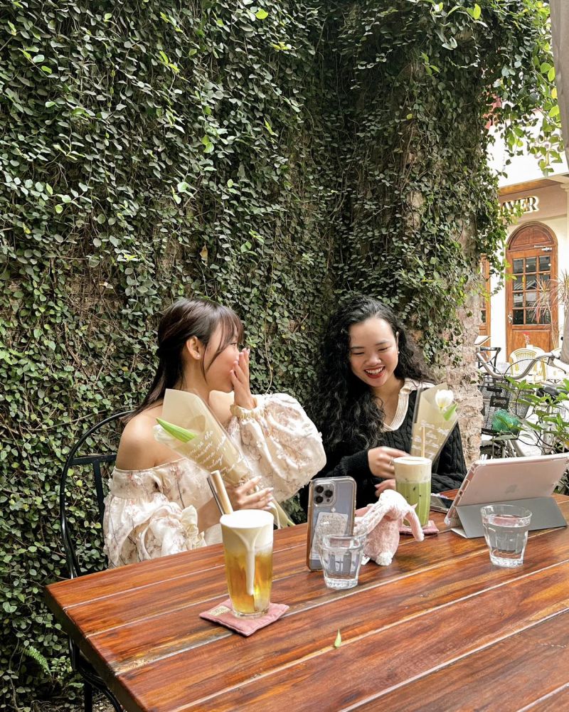 Xofa Cafe & Bistro