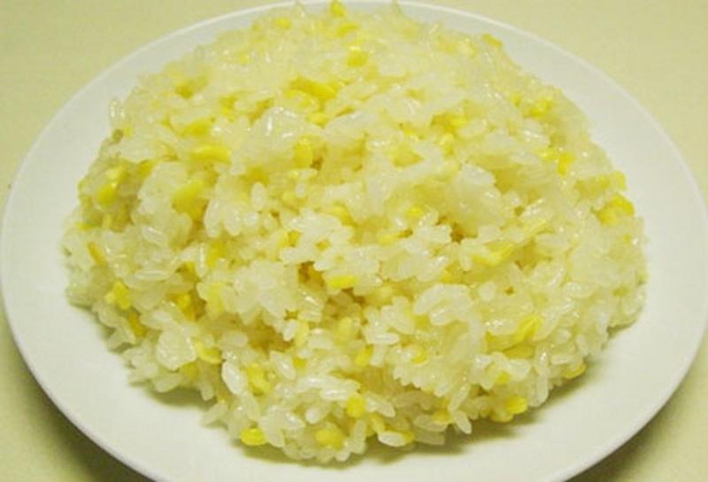 Xôi đỗ xanh thường được chọn để trên mâm cỗ cúng Rằm tháng 7