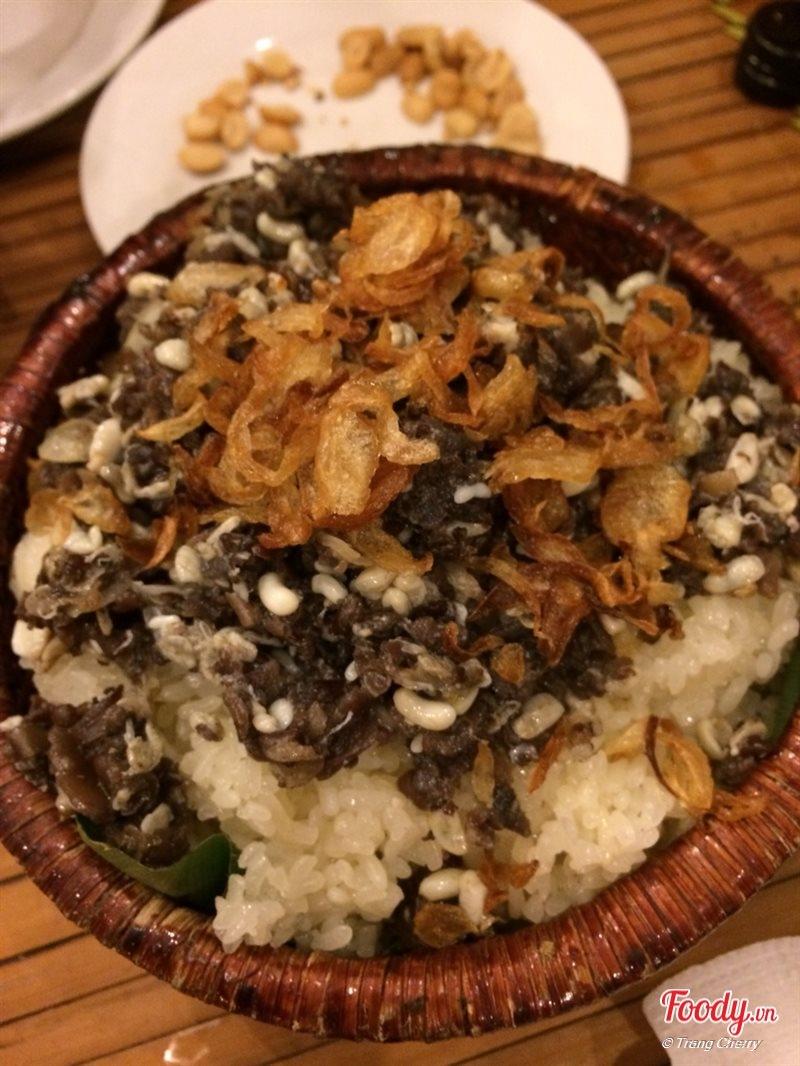 Xôi Trứng Kiến