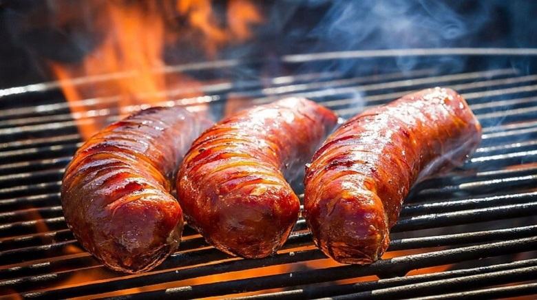 Xúc xích nướng rau củ