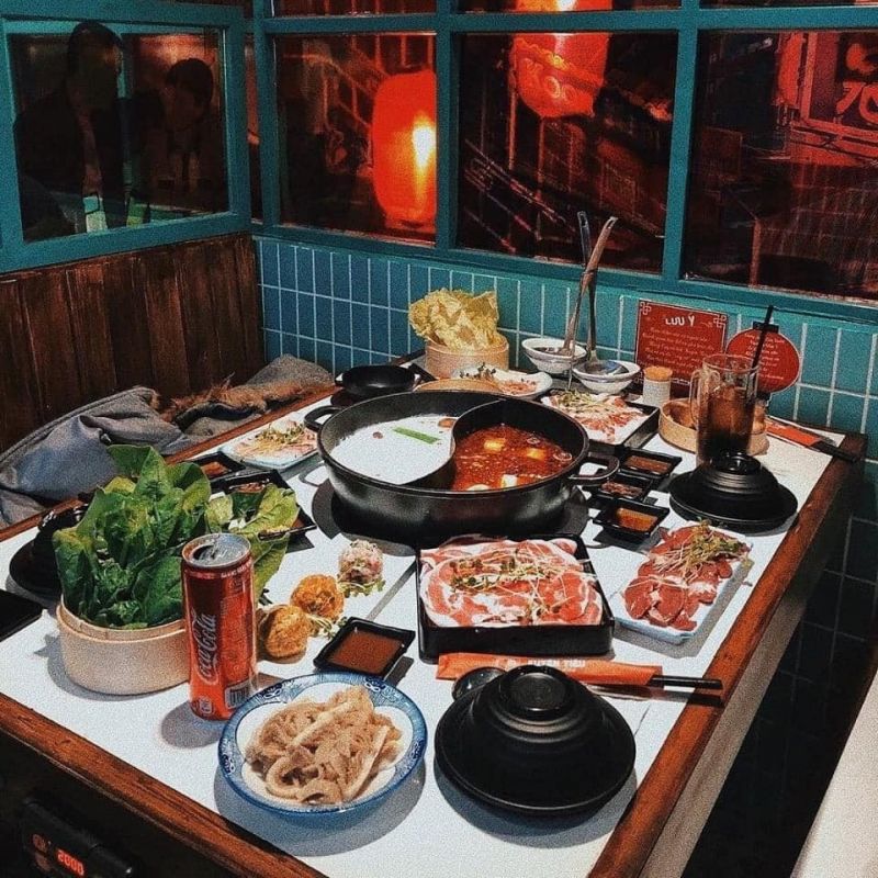 Lẩu Xuyên Tiêu có hai vị, đan xen Nửa thời thanh ngọt – Nửa thời nồng cay.