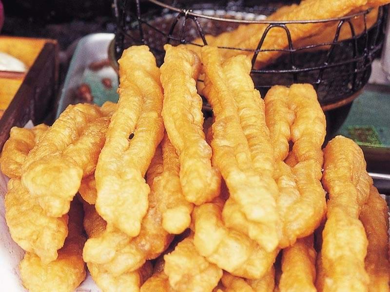 Yóutiáo hoặc bánh mì chiên