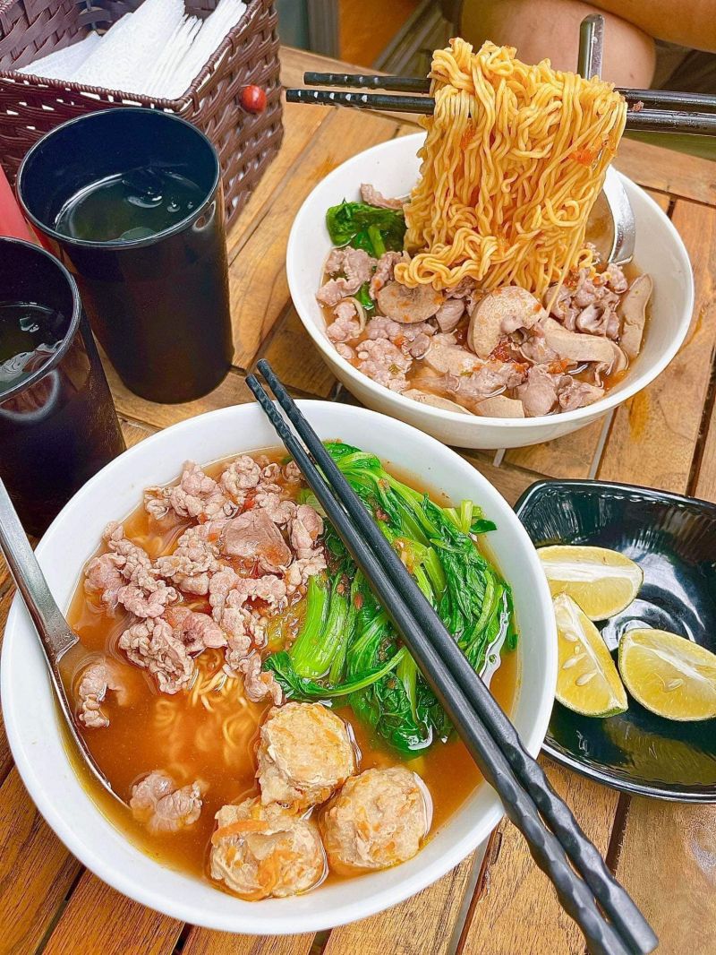 Yummì - Mì Tim Cật Chua Cay Văn Quán