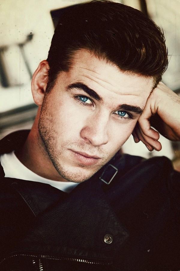 Chris - Liam Hemsworth